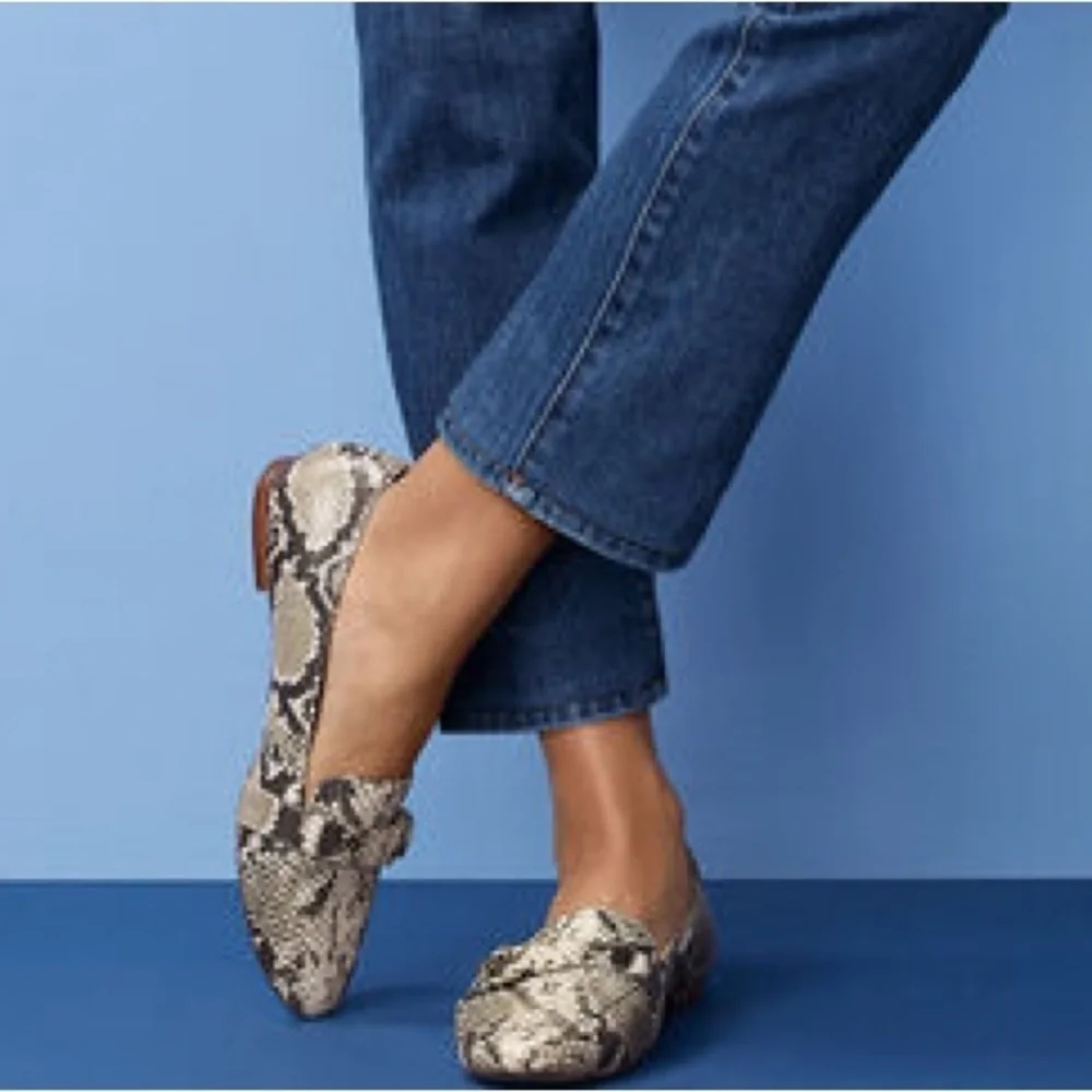 NEW! Talbots Ryan D-Ring Loafers Embossed. 8.5M. - Picture 3 of 15